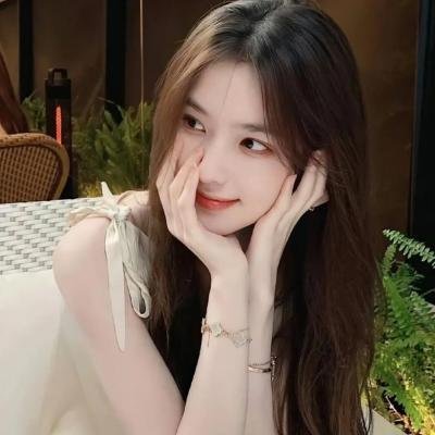 当红小花深夜出入高档会所，一夜之间内幕曝光，后援会发声明